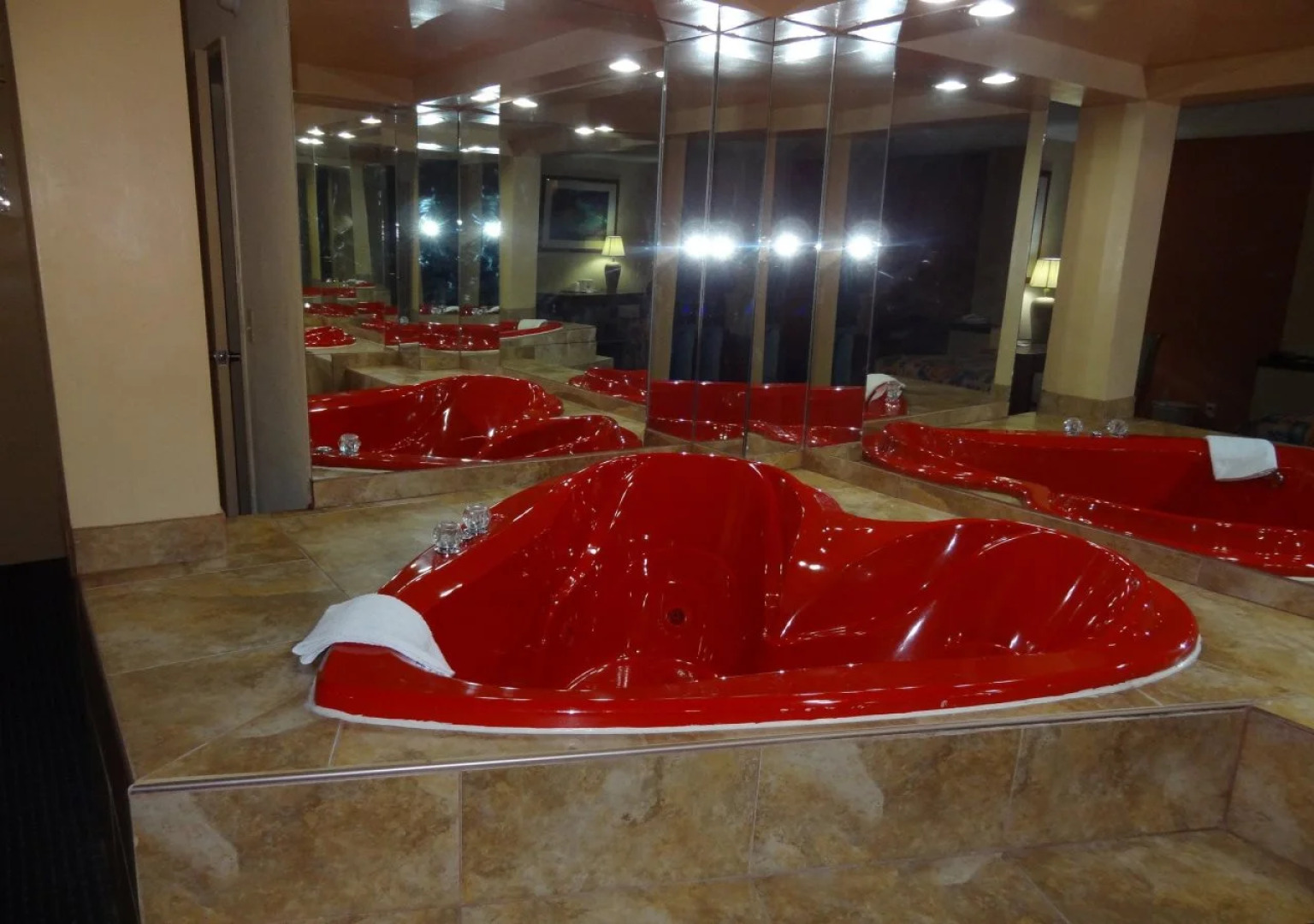 Red Carpet Inn - Newark Airport