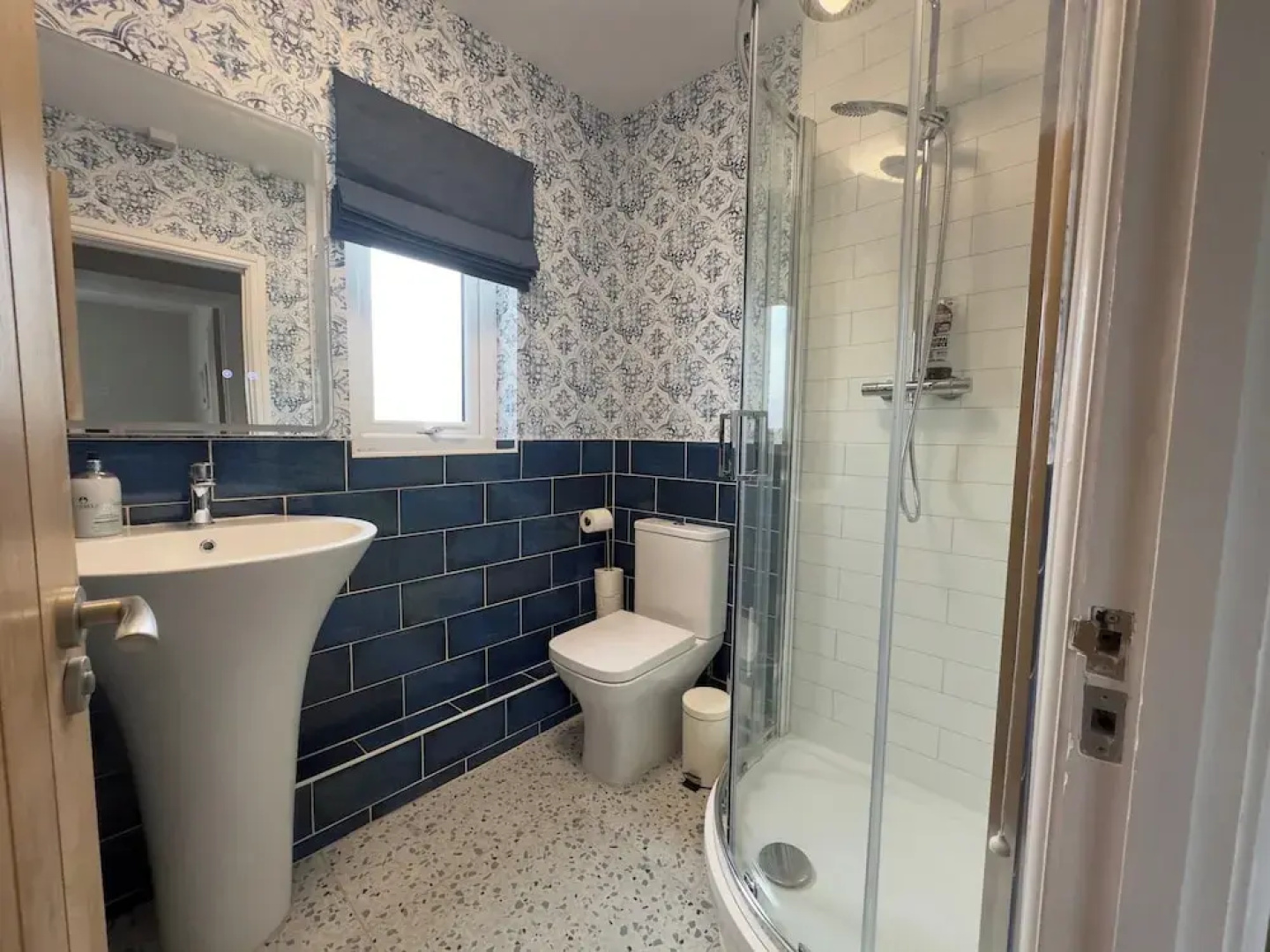 House Sleeps 10-garden-parking-nearbarryisland