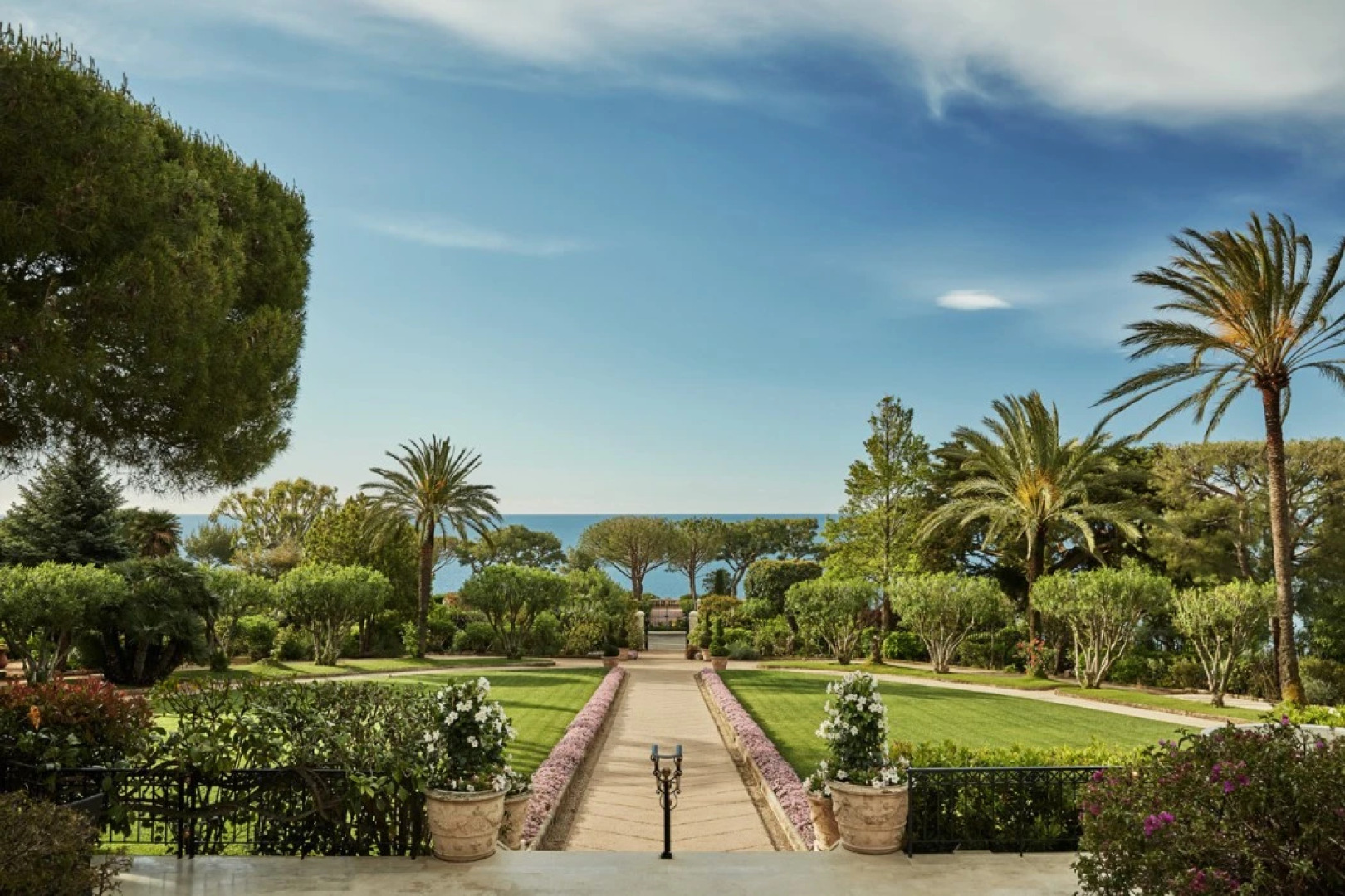 Отель Grand-Hôtel du Cap-Ferrat, A Four Seasons