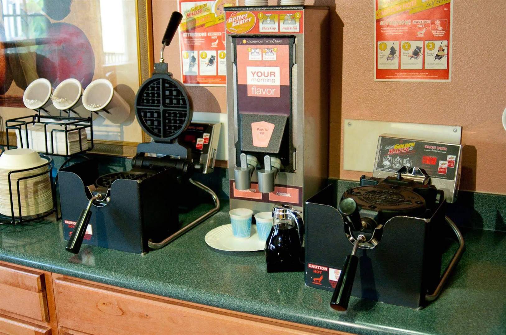 Lamplighter Inn & Suites