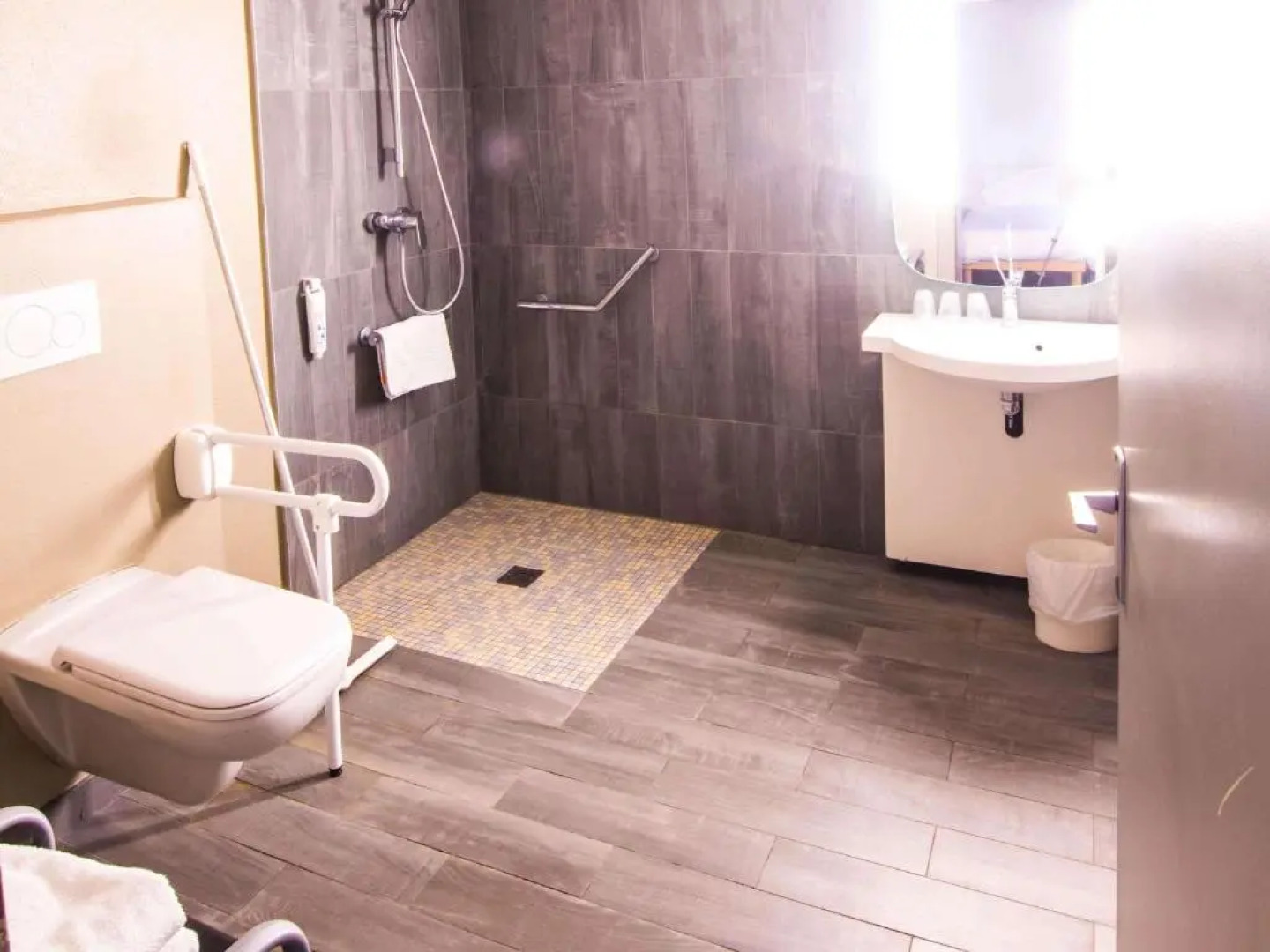 Ibis Colmar Est - Hotel Restaurant en Alsace