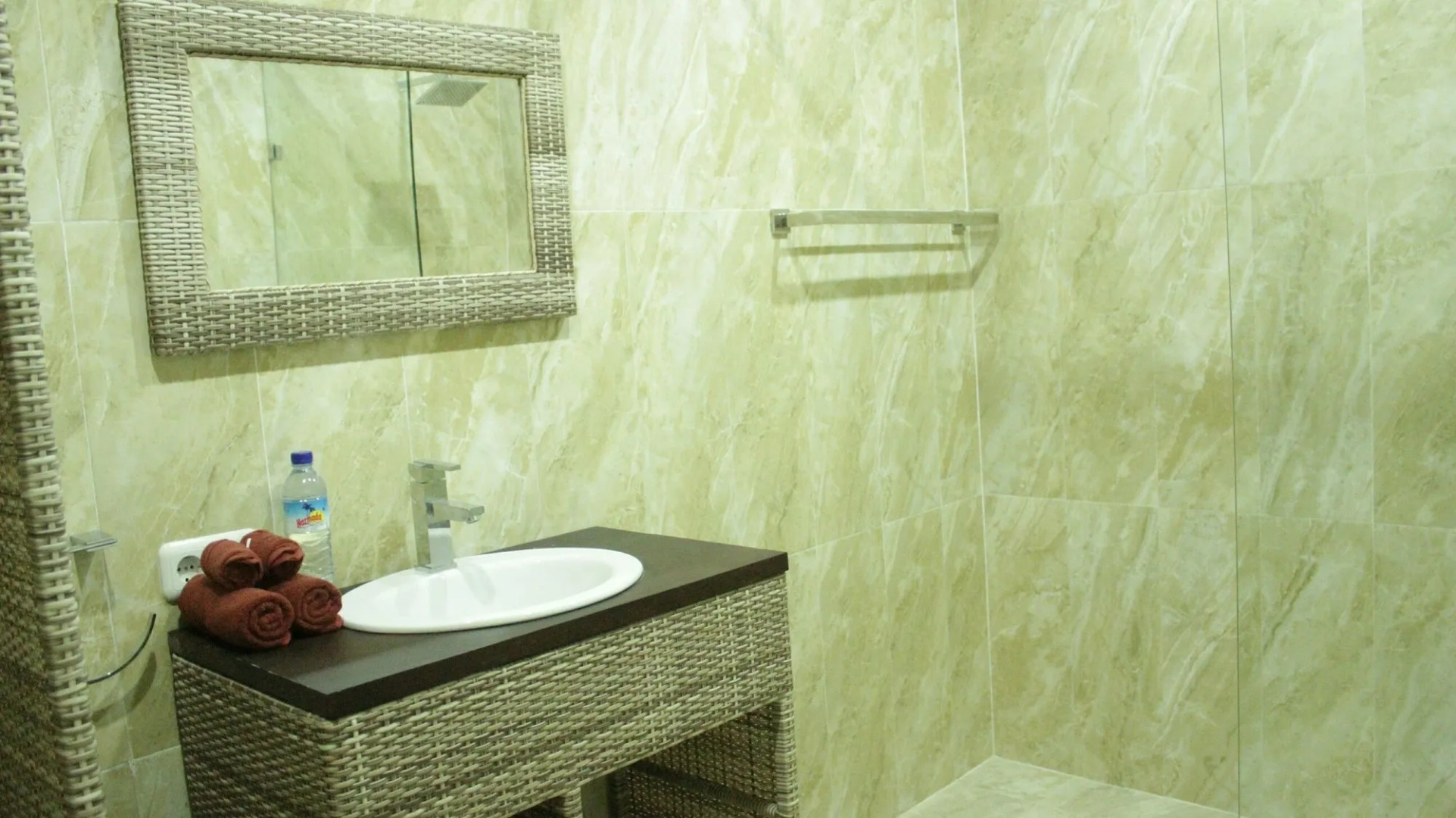 Meno Mojo Beach Resort