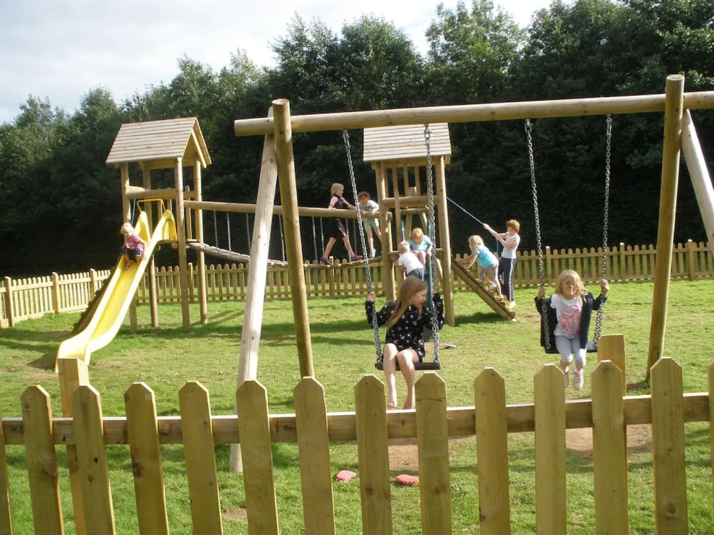 Riverside Caravan & Camping Park