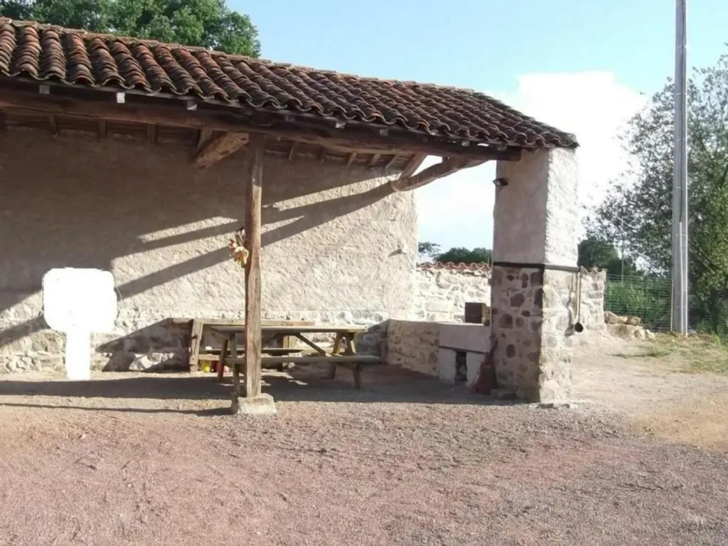Gîte Saint-Georges-de-Baroille, 4 pièces, 7 personnes - FR-1-496-170