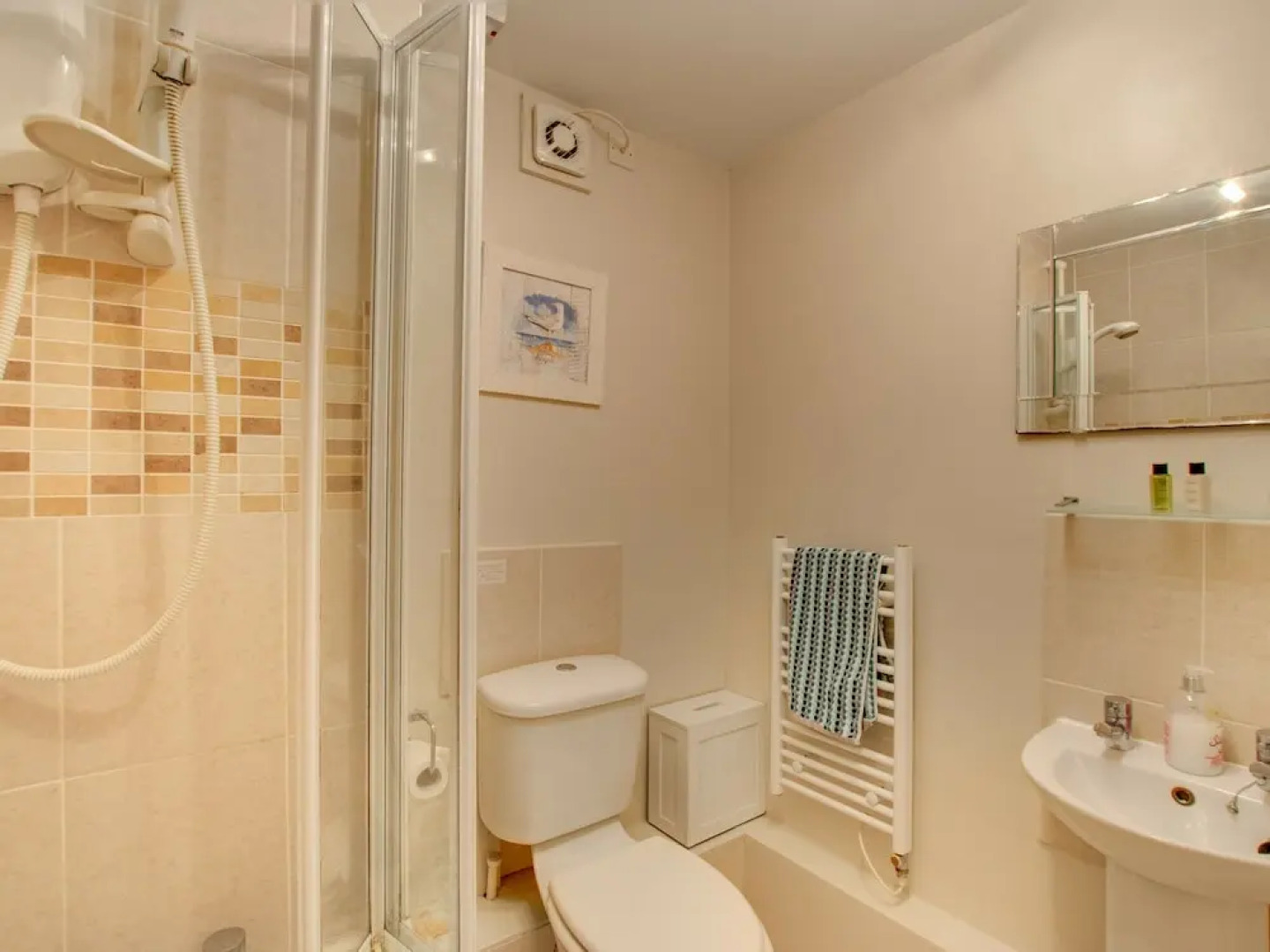 A Delightful Coastal Apartment Near the Beach