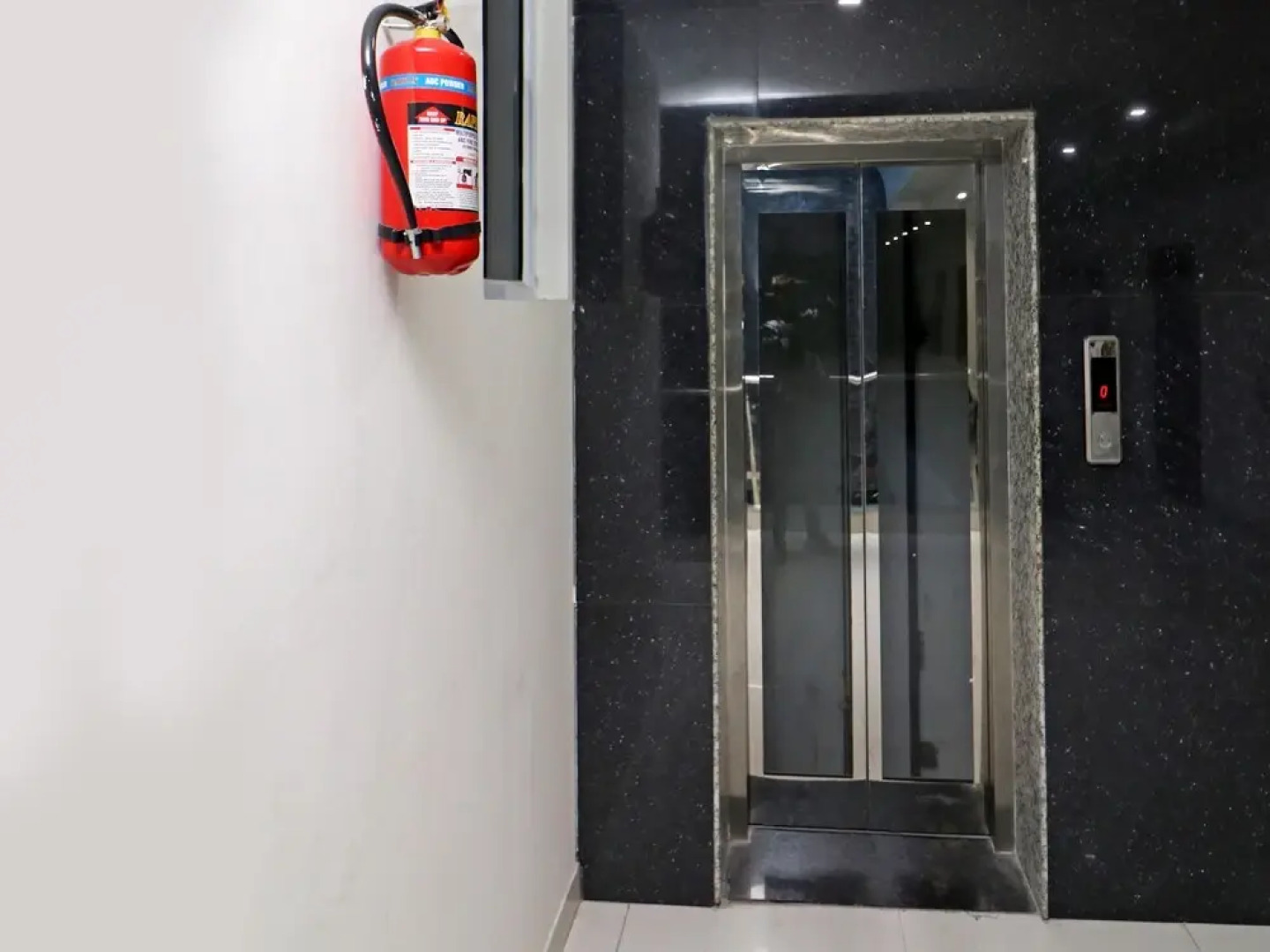 Capital O 24994 Castle View