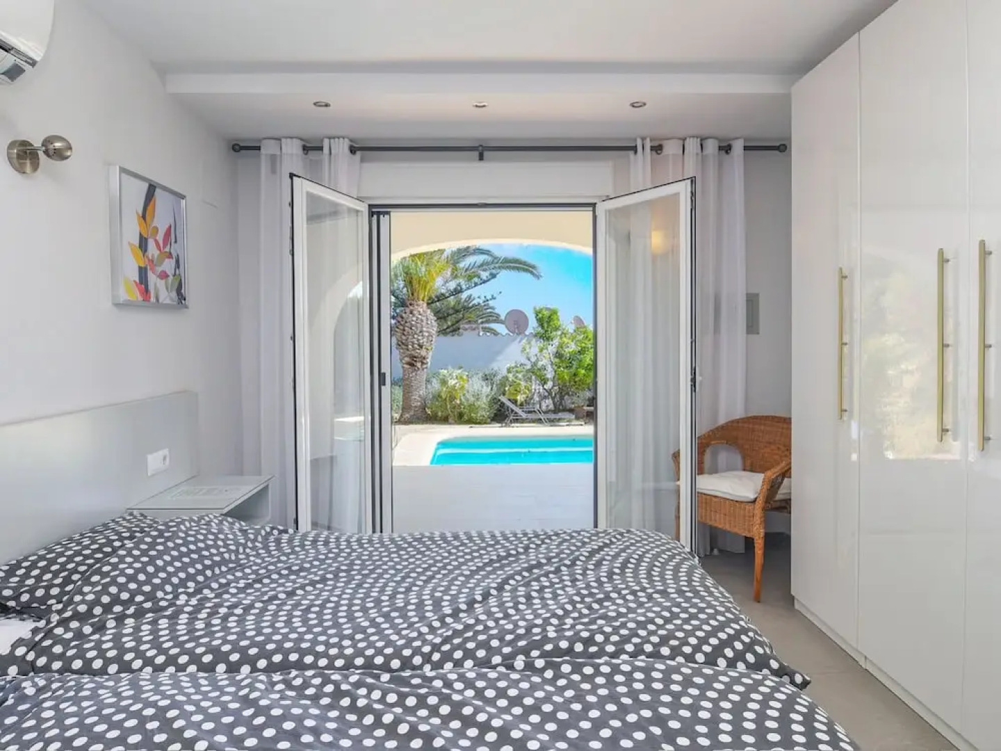 Beautiful 8-persn Villa in Moraira, Large Terraces and Heated Swimming Pool; Unique View