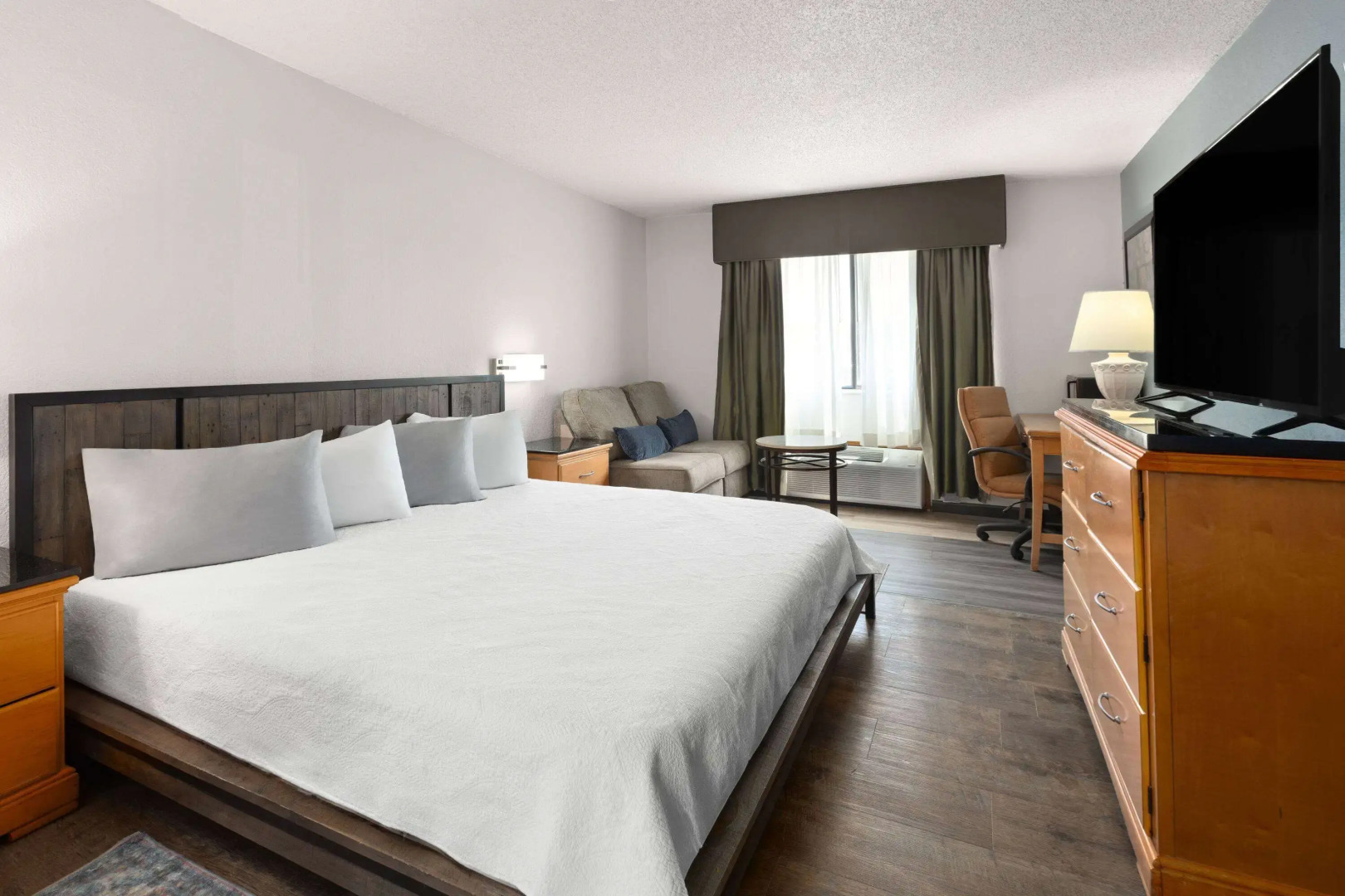 Travelodge by Wyndham Redwood Falls