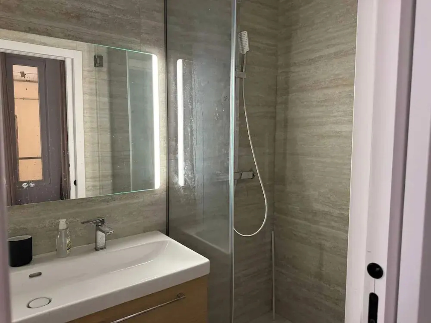 Modern Studio - 2 P - Montreuil