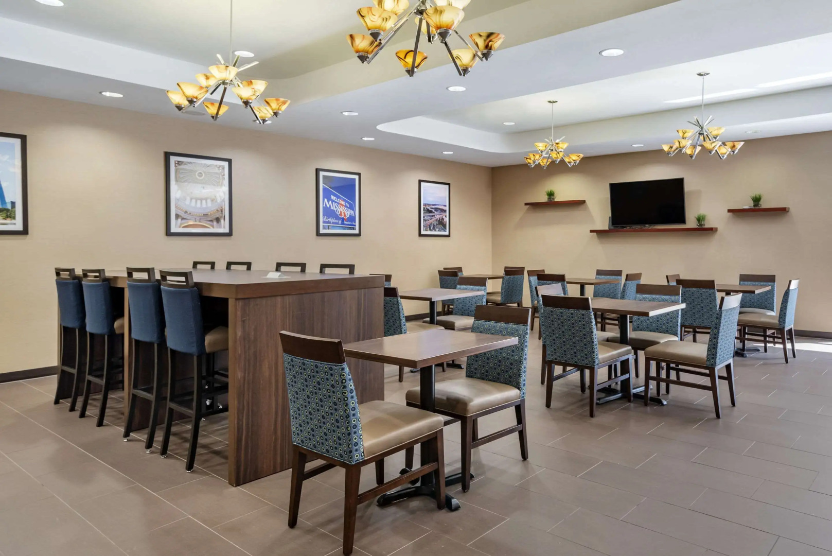Comfort Suites Airport