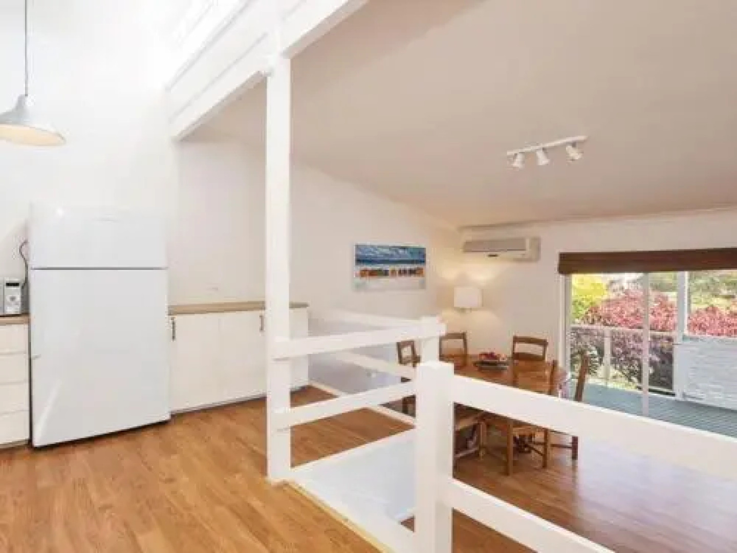 Castaways' 36 Cromarty Road - Beachfront House