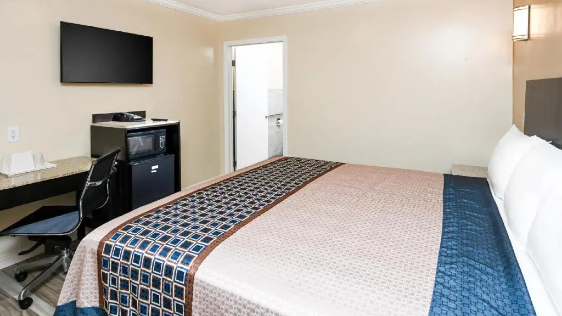 Sea Rock Inn - Long Beach