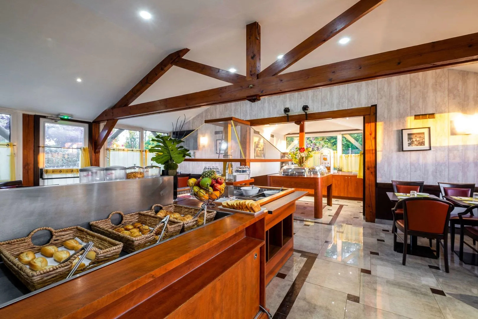 Sky Hotel Goussainville Charles de Gaulle - ex Comfort Hotel