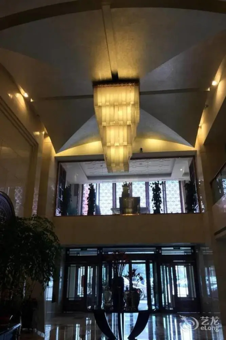 Chunyi Hotel