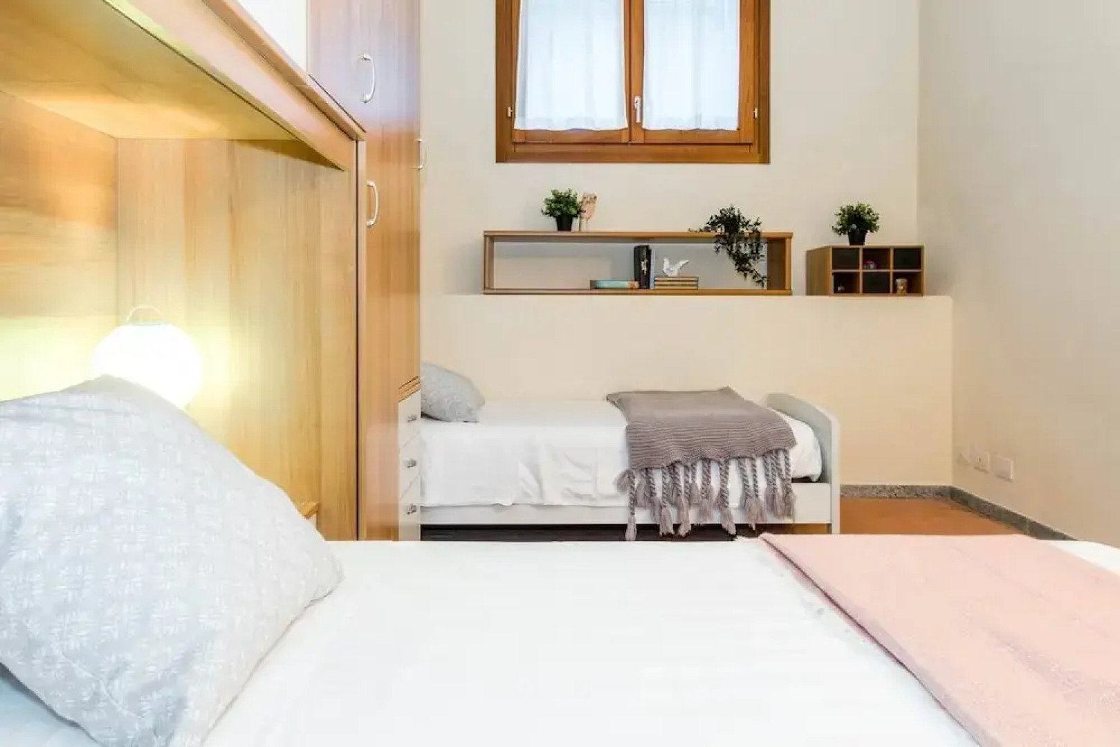 JOIVY Como Pool & Lake