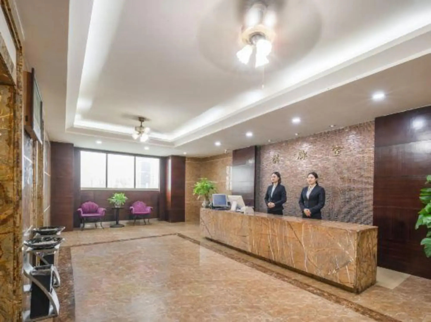 Shuanglong Plaza Hotel