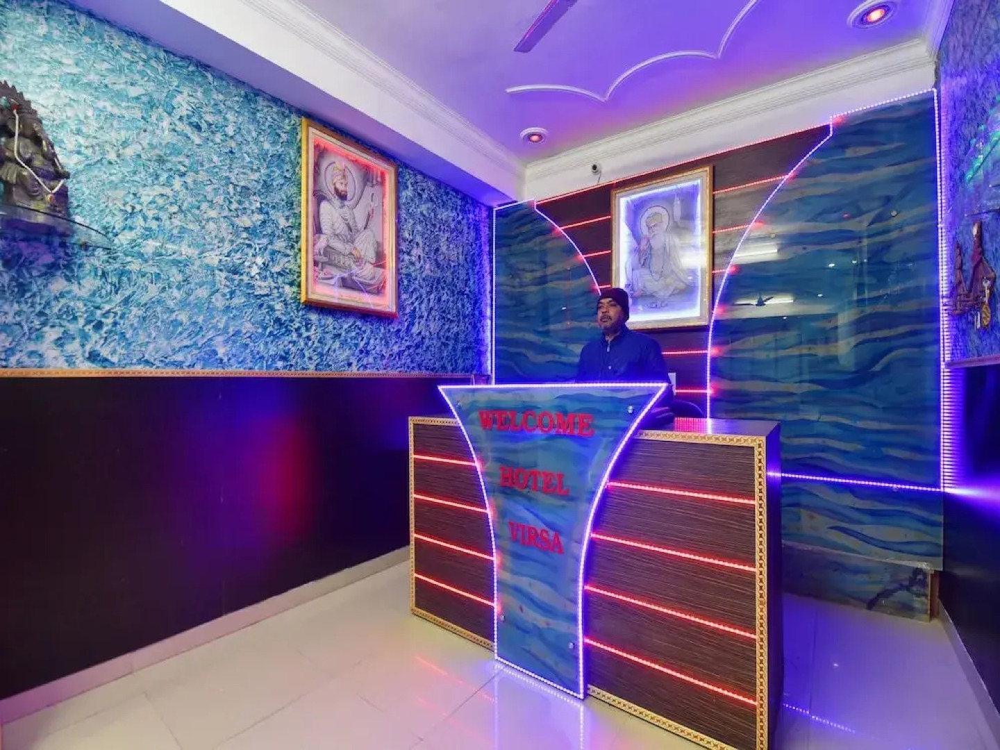 OYO 28146 Hotel Virsa