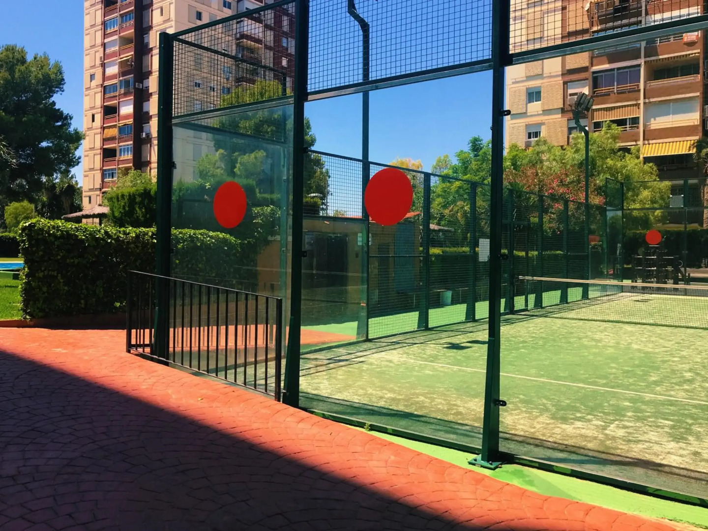 The White Apartment: Luxury, Beach and Design