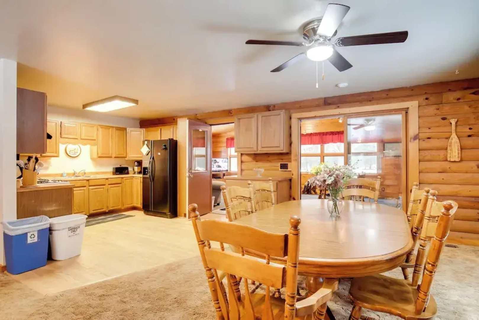 Family Gem Near the Chain of Lakes in Eagle River!
