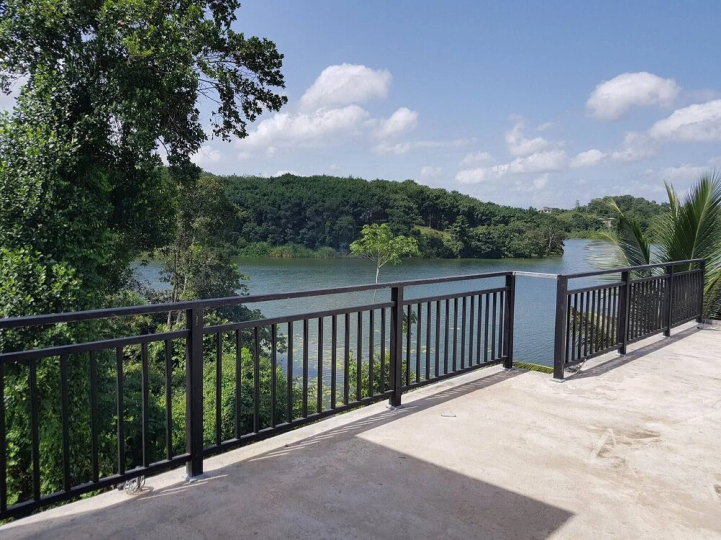 MYH - Lake Front Pvt Villa