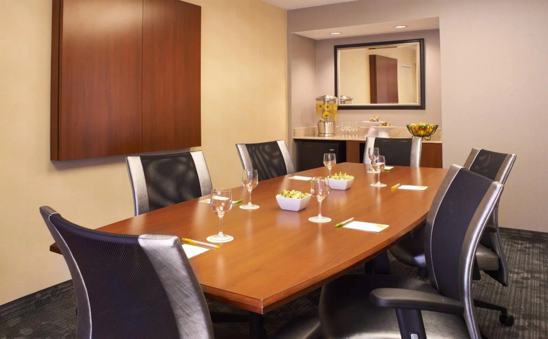 Courtyard by Marriott Chicago Deerfield