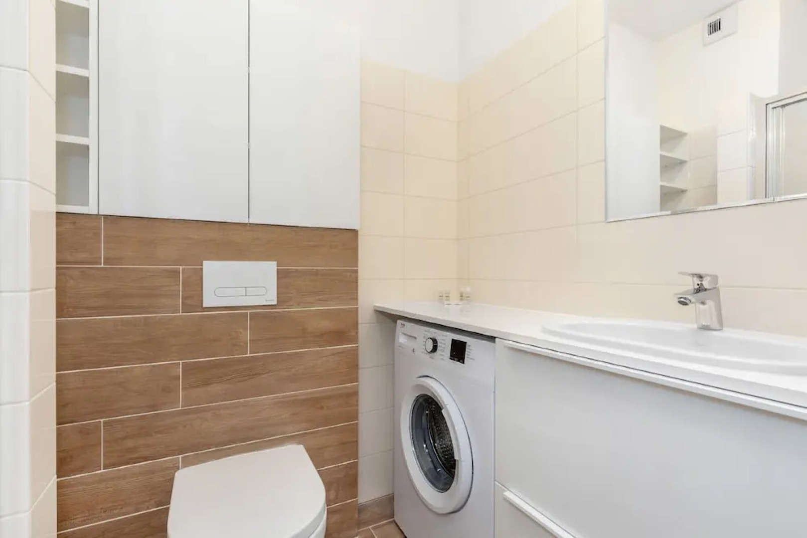 Aquamarina Onyx Apartments by Renters