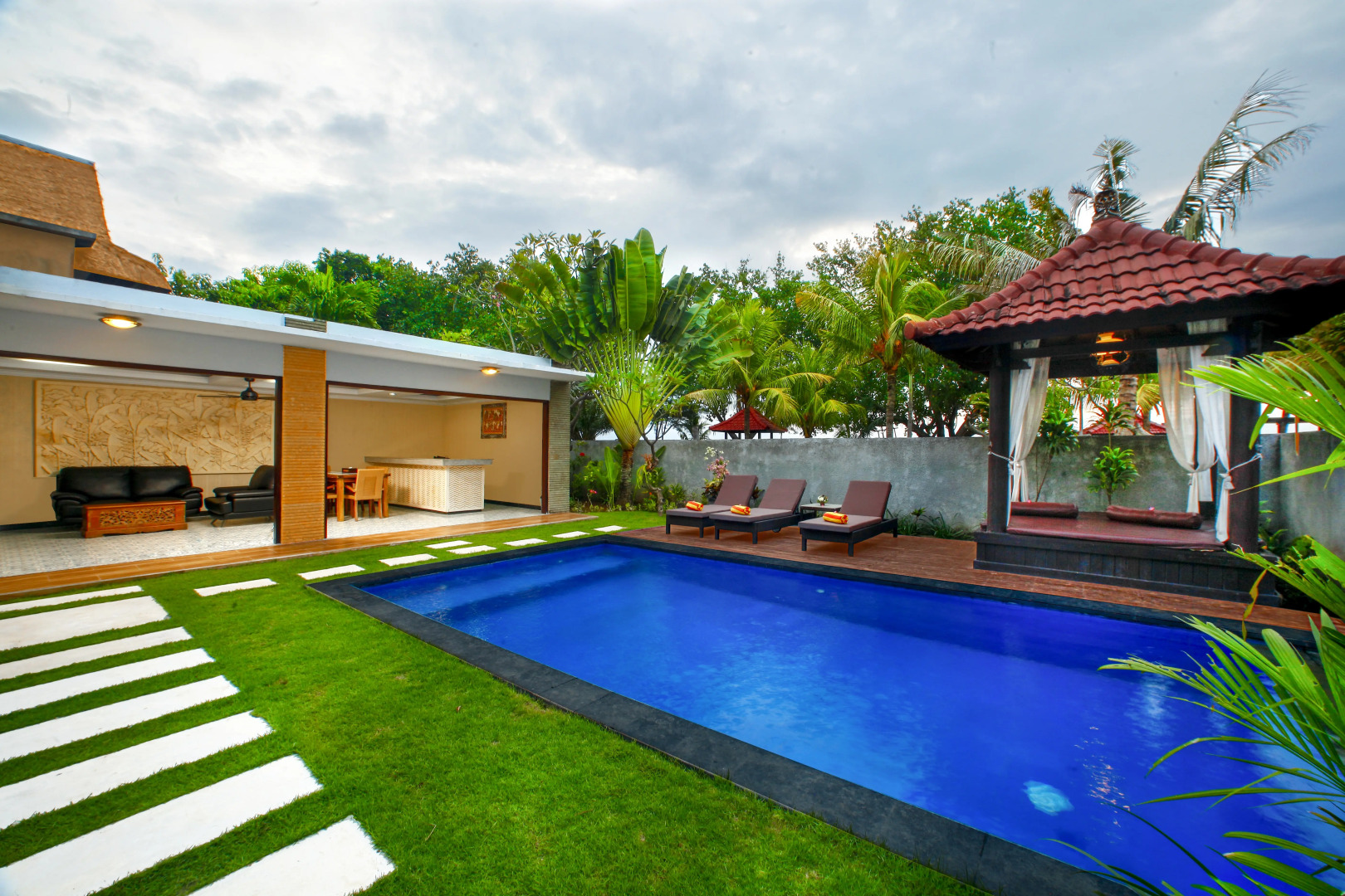 Puri Saron Baruna Beach Cottages