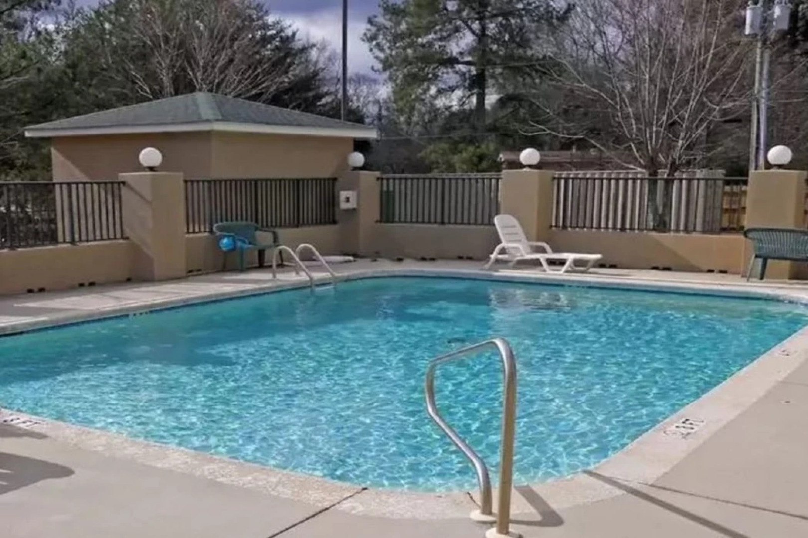 Americas Best Inn & Suites - Decatur