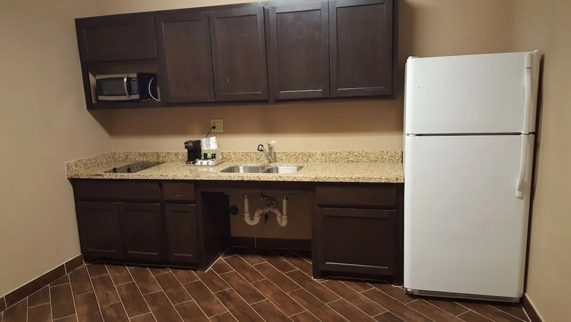 Executive Inn and Suites