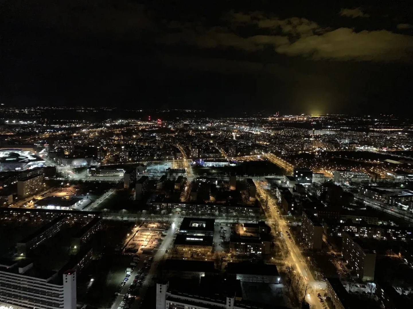 Apartments in Sky Tower with Bathtub near the window