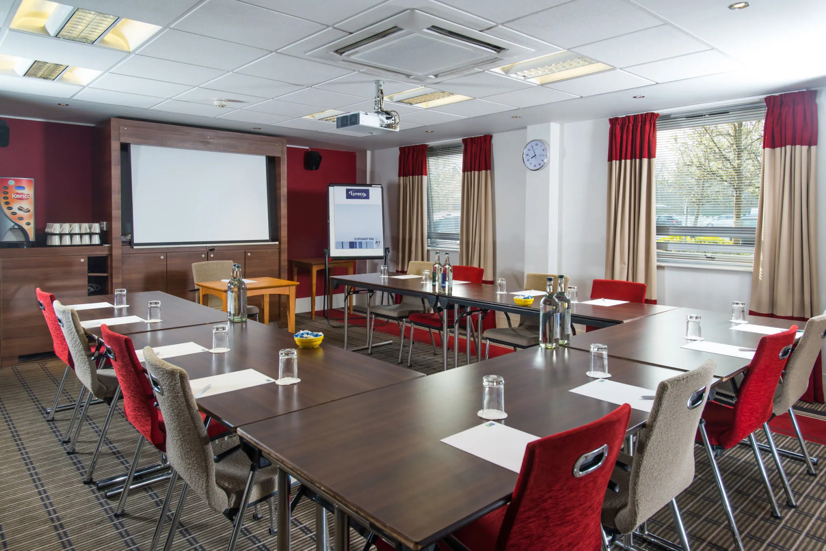 Holiday Inn Express Milton Keynes by IHG