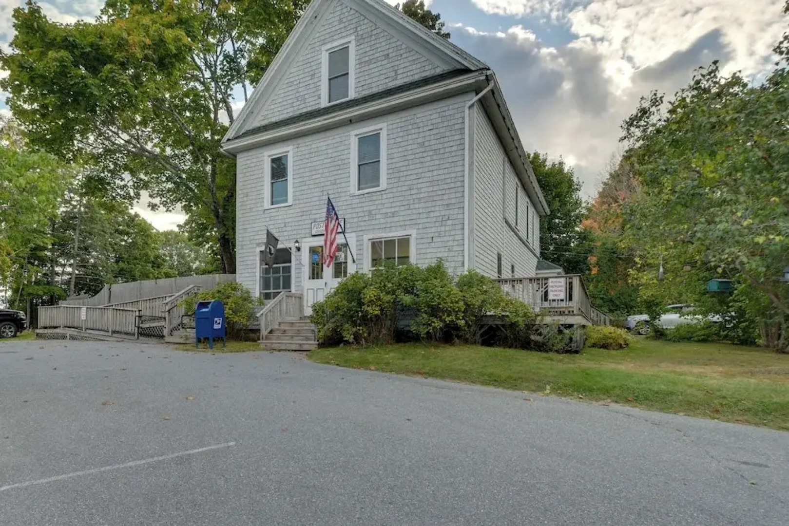 Walk to Sorrento Town Dock: Pet-friendly Apartment