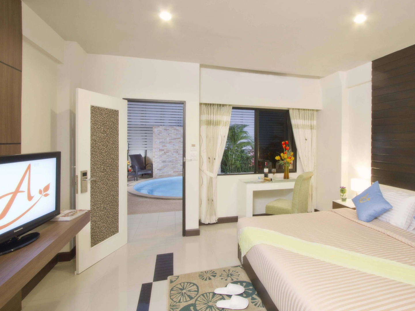 Ayara Grand Palace Hotel