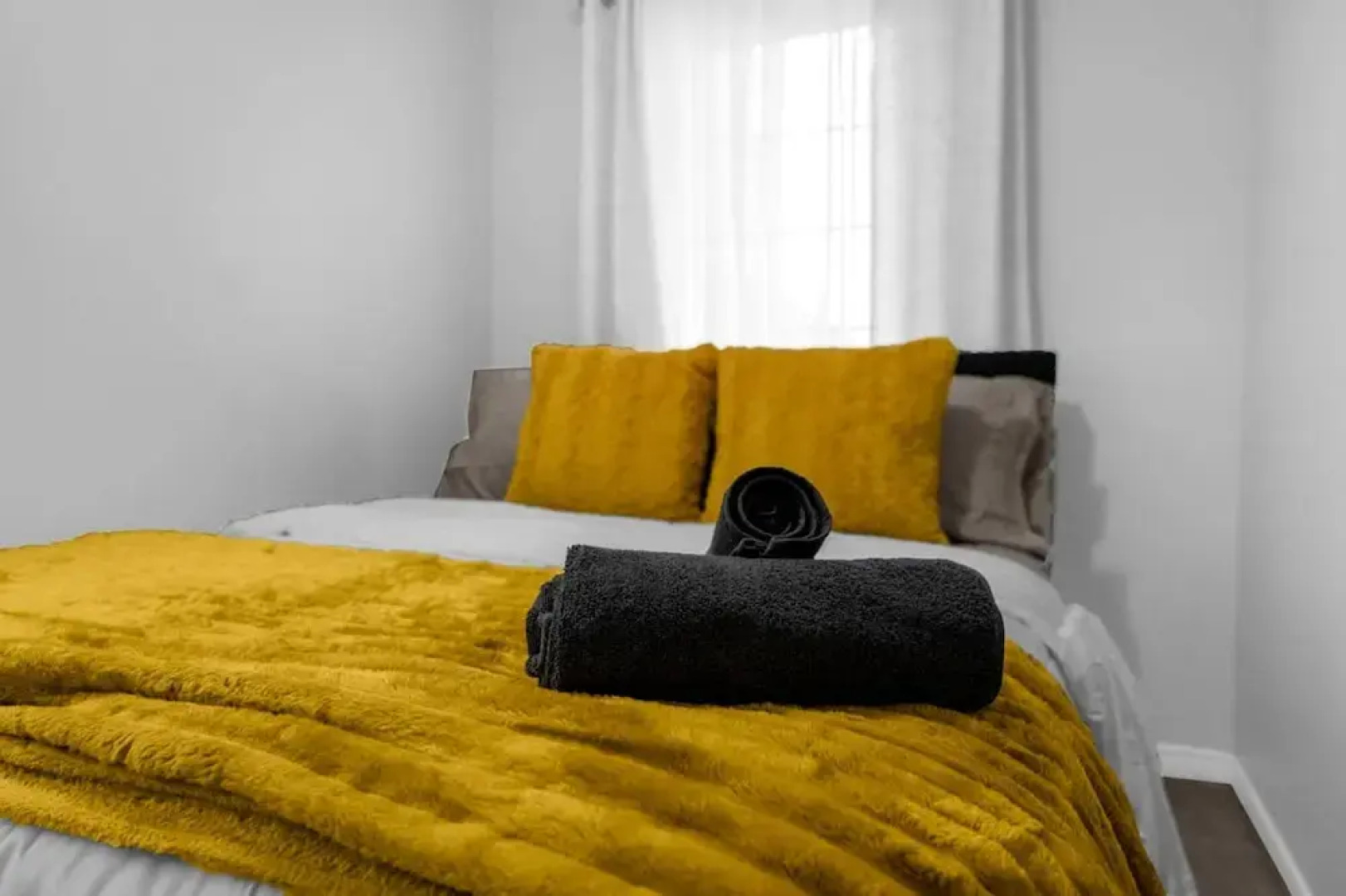 Chic 2BR House Newly Renovated Central Spot