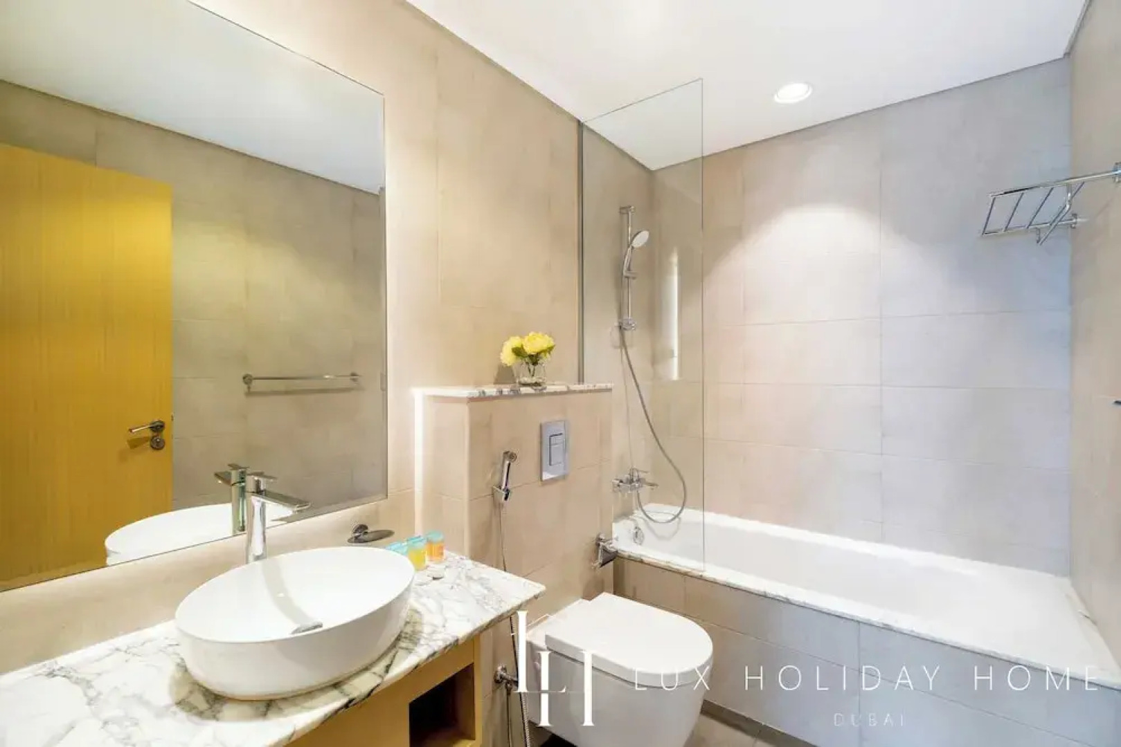 LUX The Paramount Sea View Suite