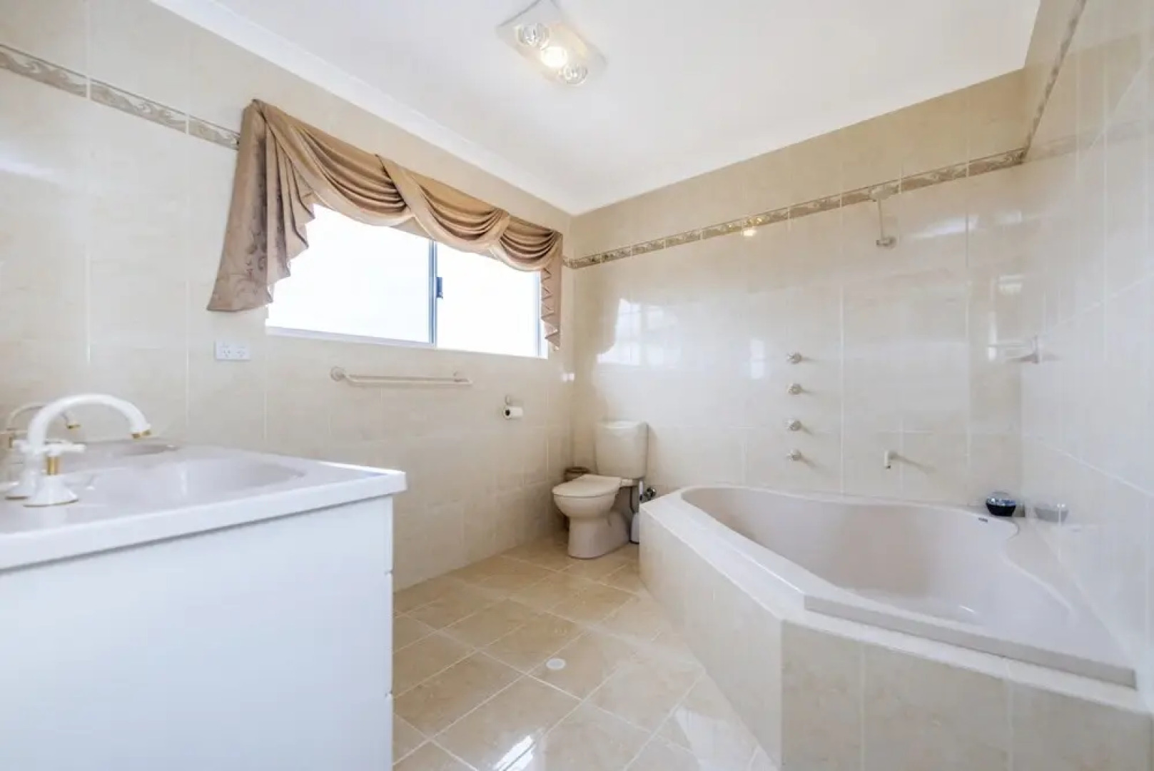 The Oversea'r - Luxury at its Best