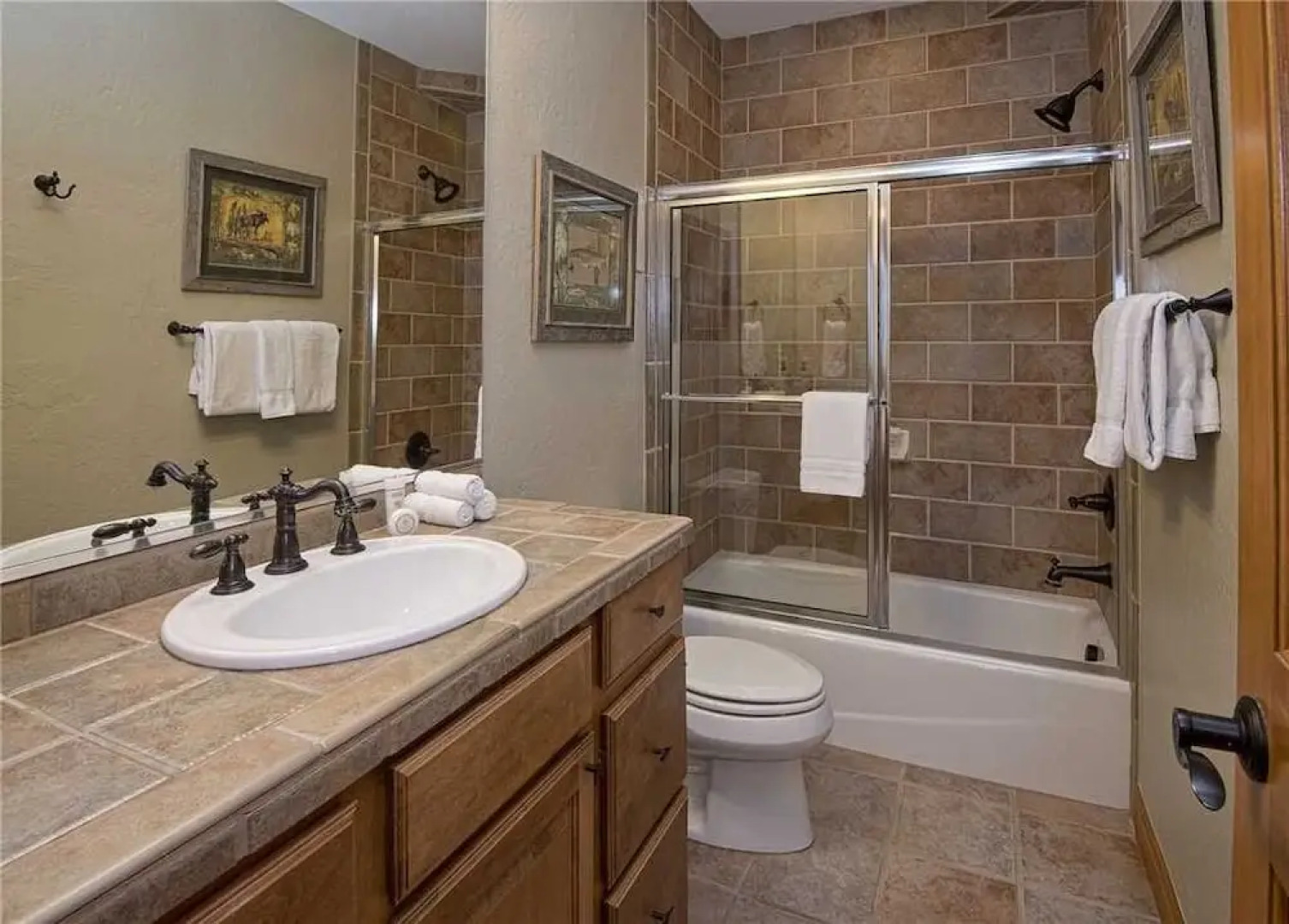 254 Arrowhead Dr. Unit B 5 Bedroom Duplex