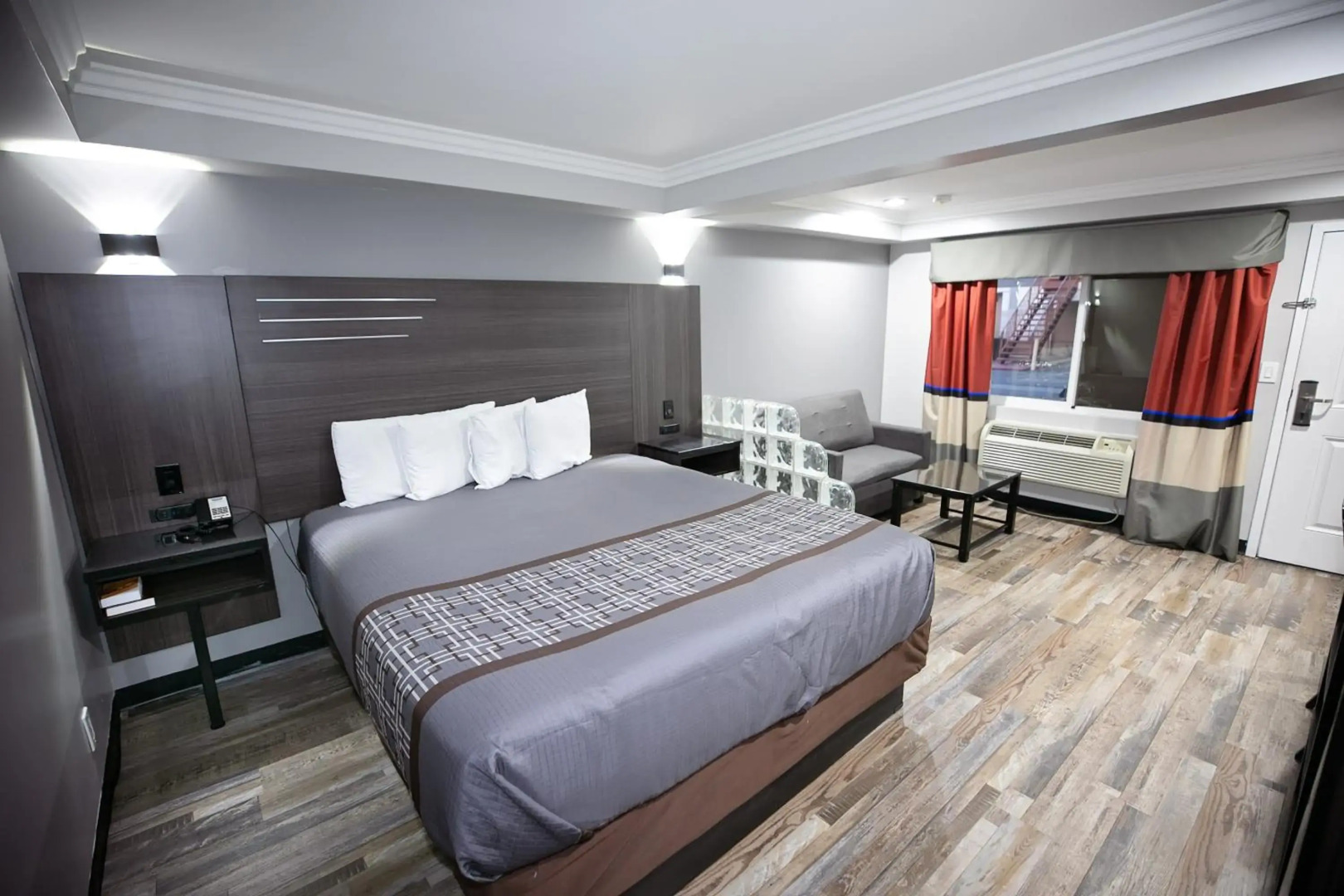 Rodeway Inn & Suites