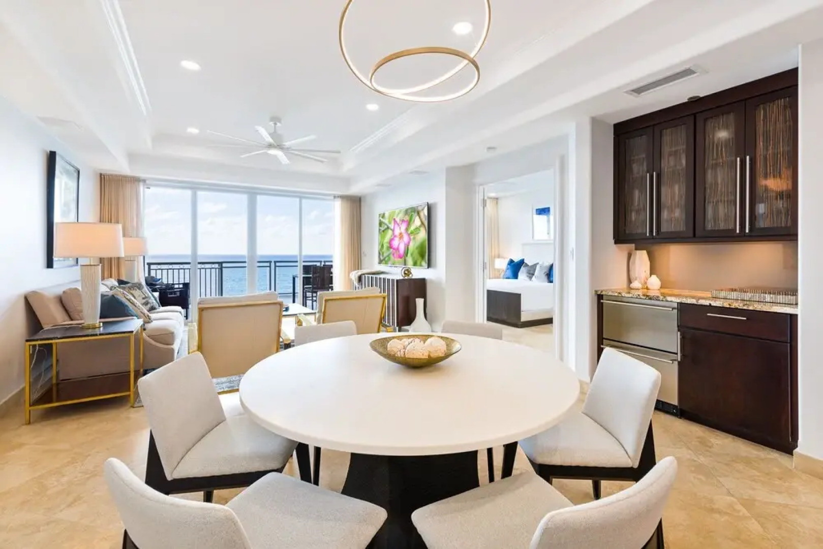 Club Se7en at The Beachcomber