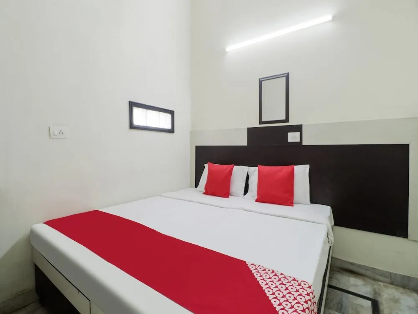 Oyo 45903 Royal Guest House