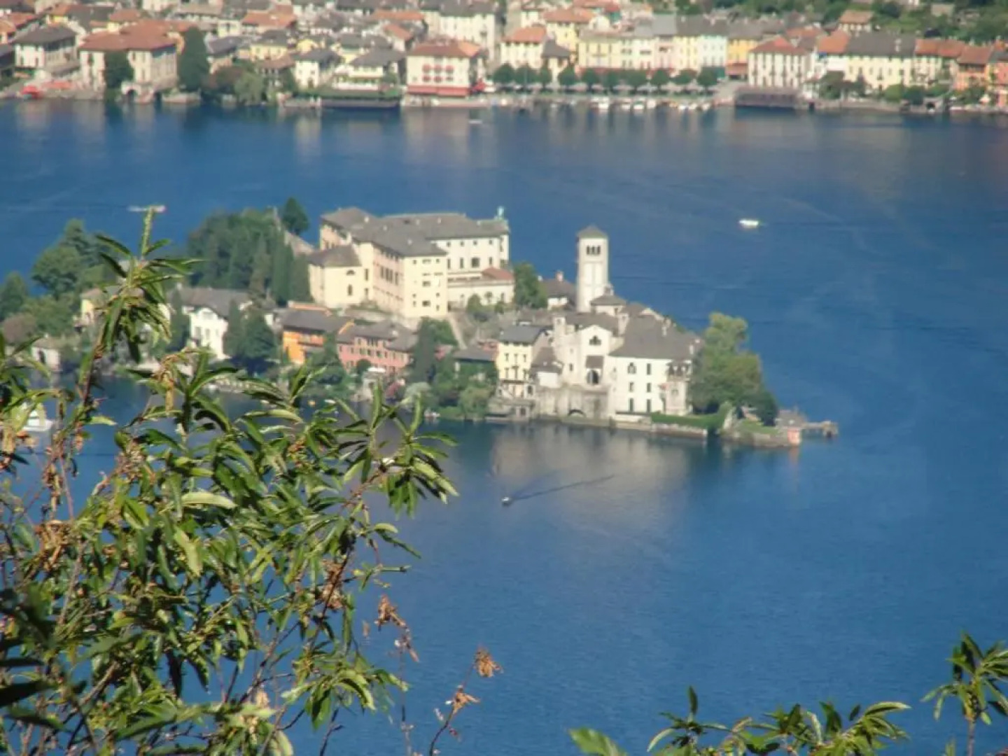 emy lake orta