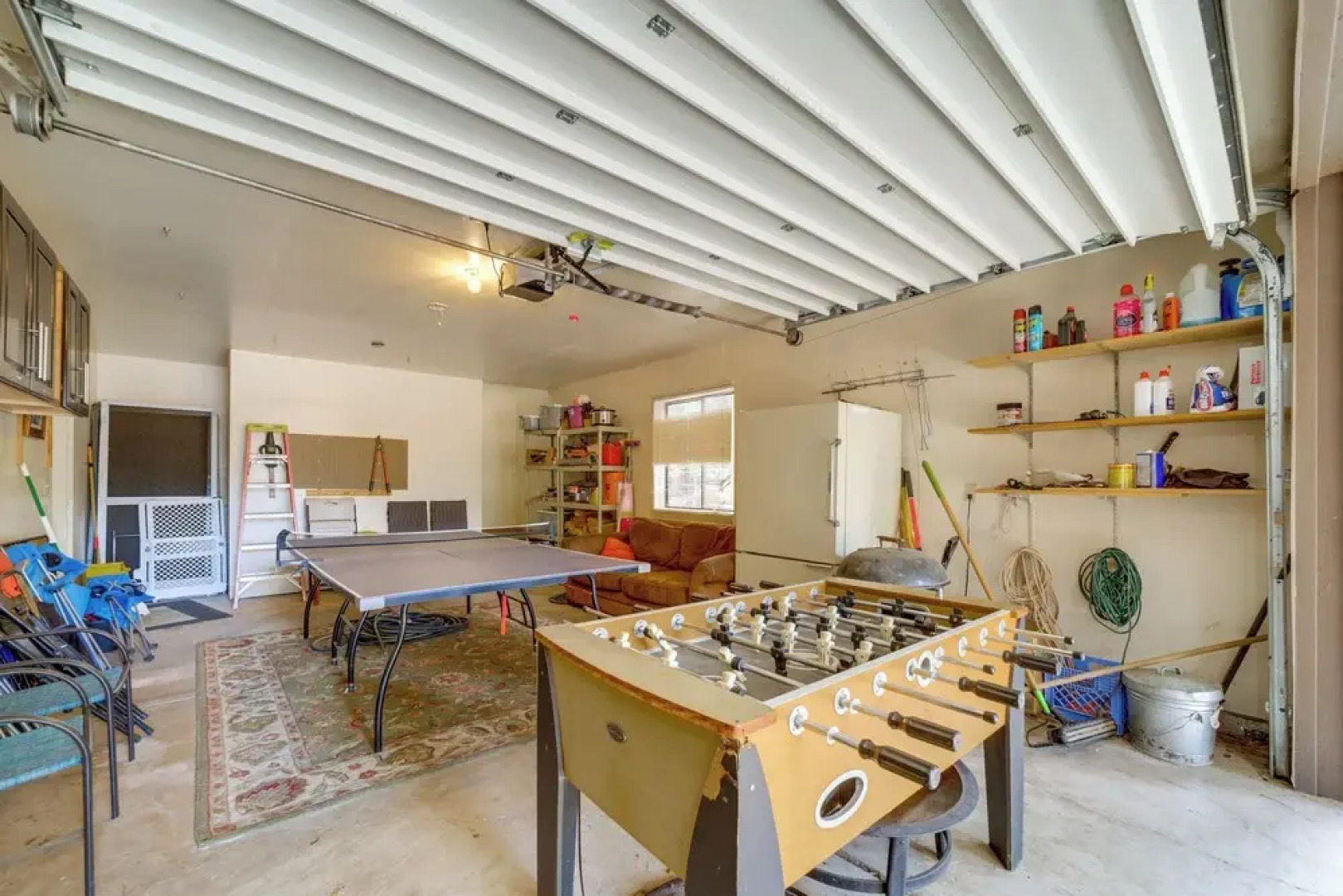 Fire Pit & Wraparound Porch: Munds Park Cabin!