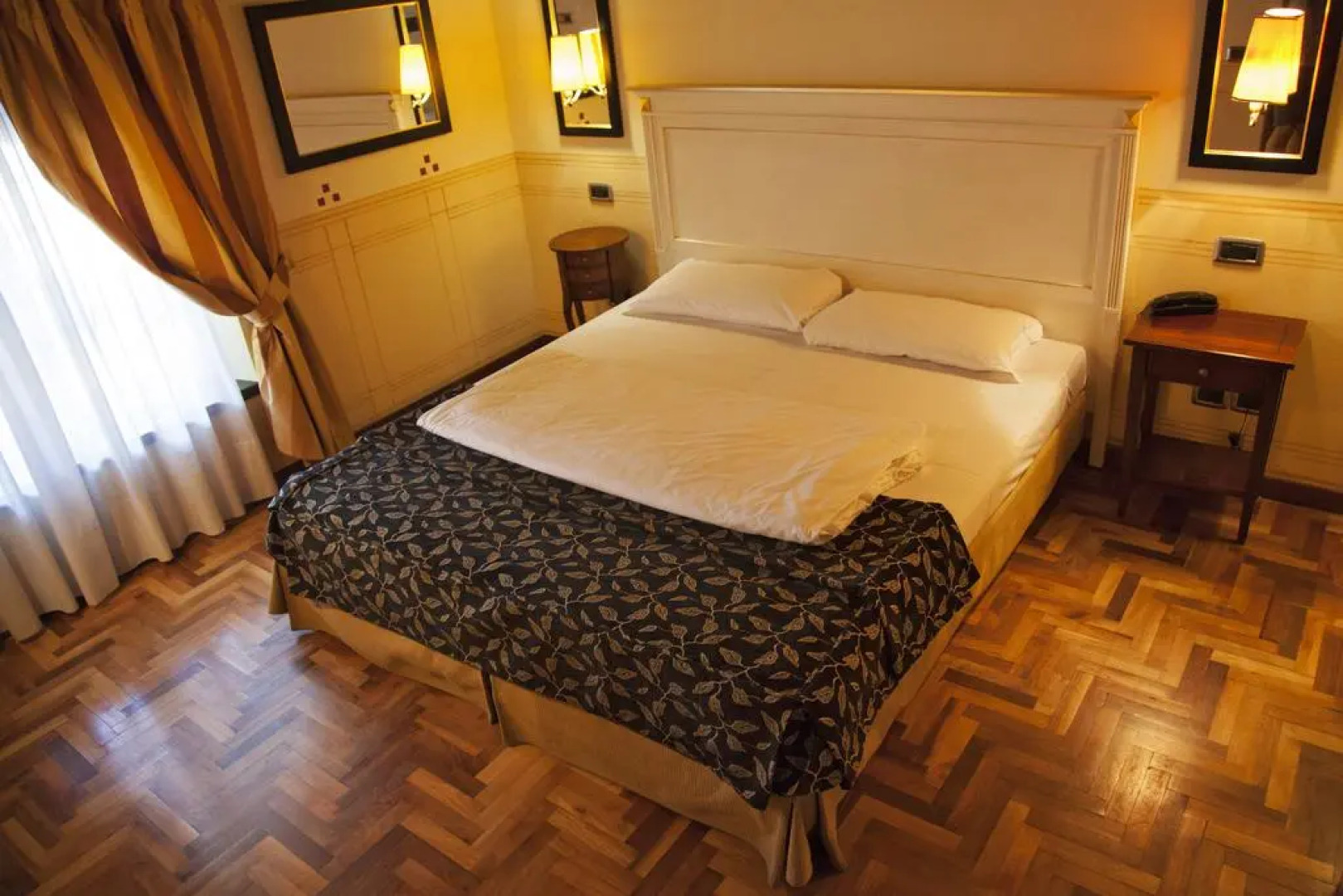 Hotel Villa Policreti