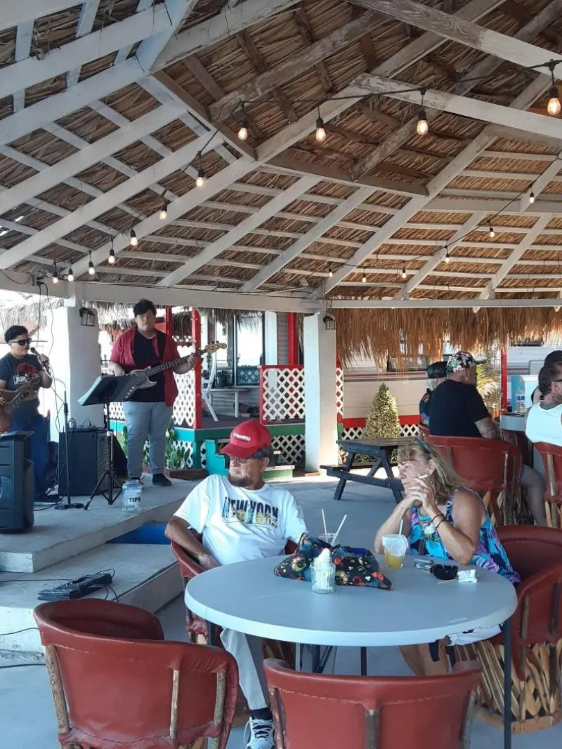 Seaside Hotel & Victor's RV Park