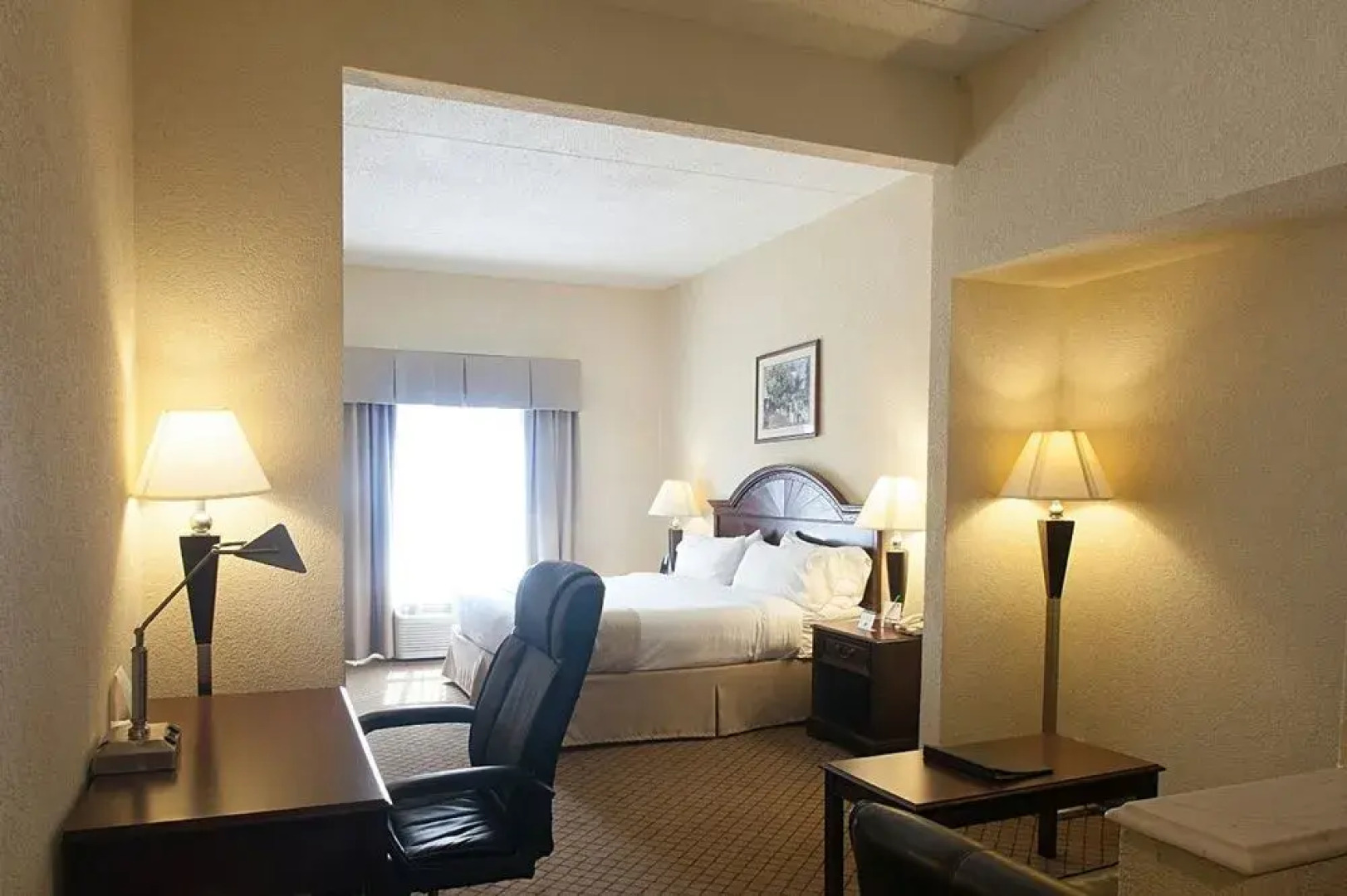 Holiday Inn Hotel & Suites Huntington-Civic Arena