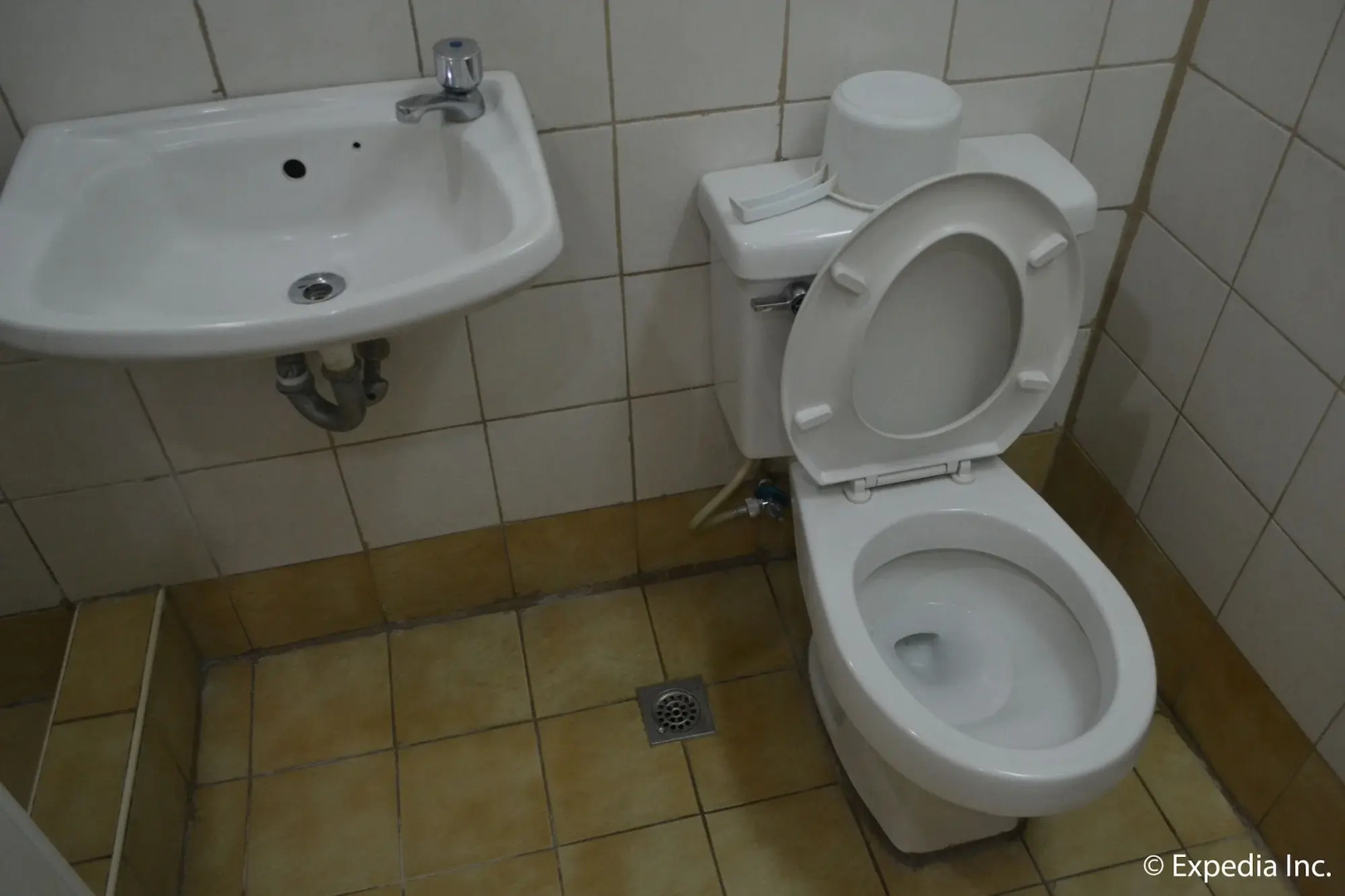 Tagaytay Country Hotel