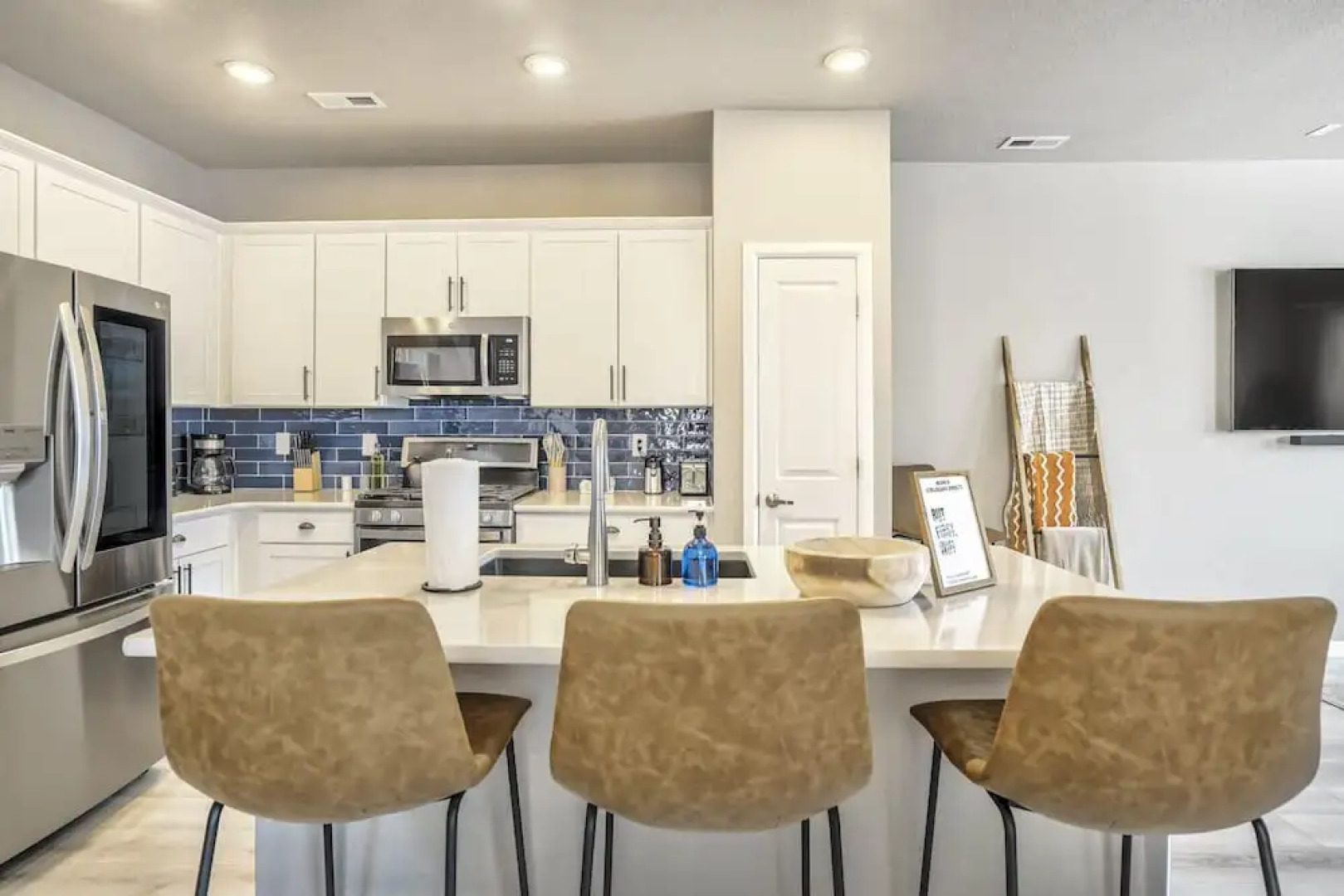 3BD Modern Home Close to Usafa