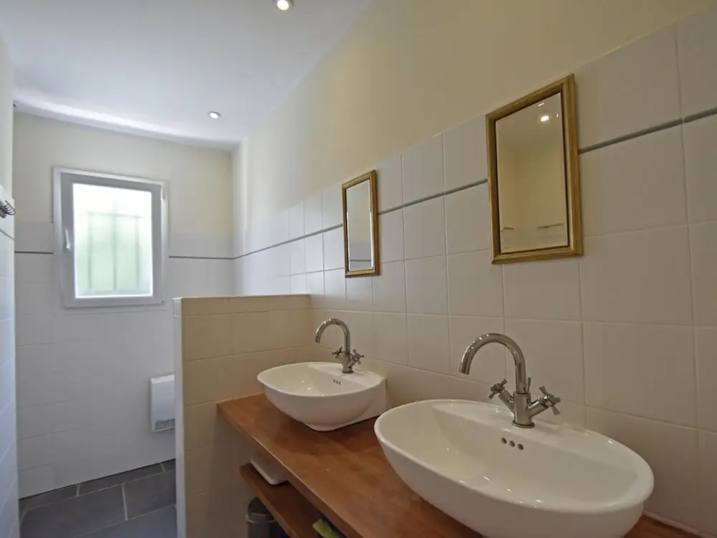 Charming Villa in Escales With Jacuzzi