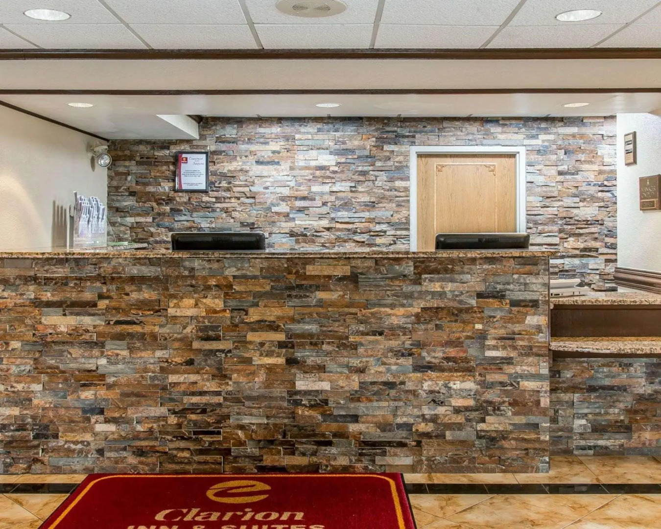 Clarion Inn & Suites Grand Rapids Airport