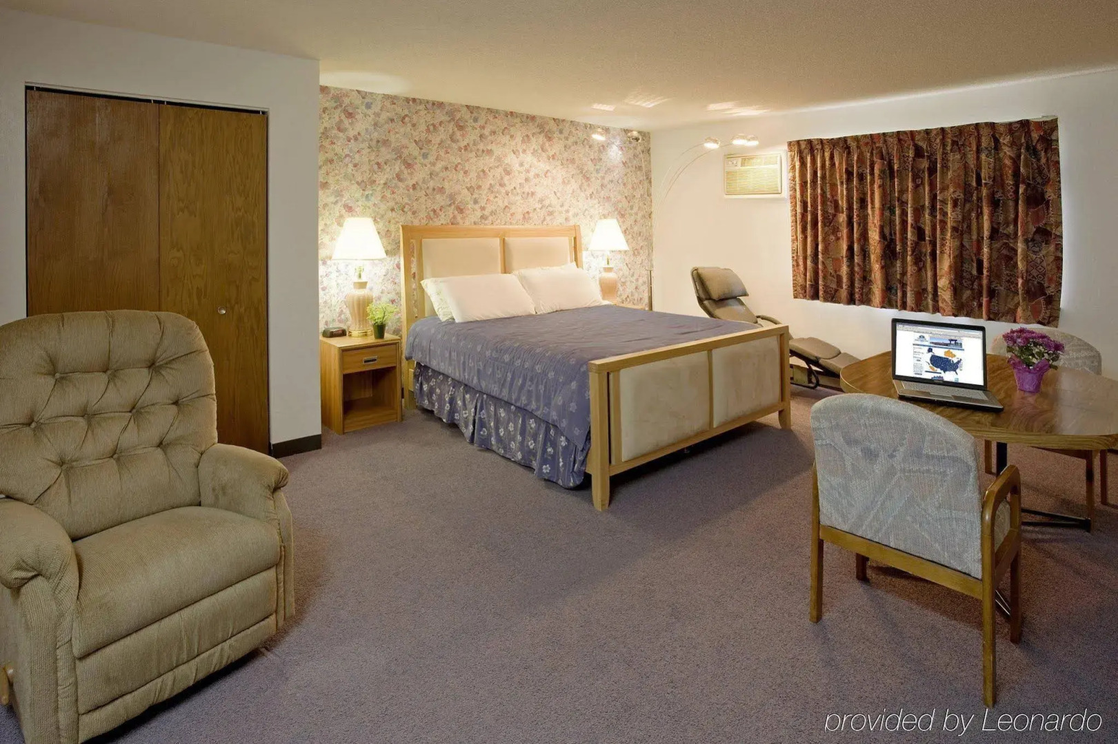 Waconia Inn and Suites